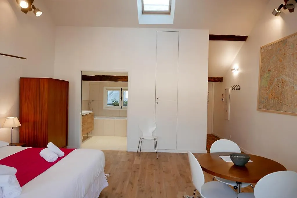 Cosy Paříž